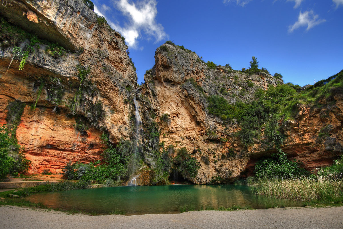 Cascada y charco de La Cueva Turche