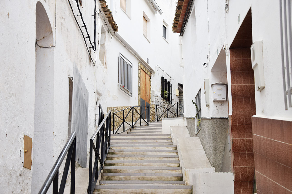 Macastre - Escaleras del casco antiguo