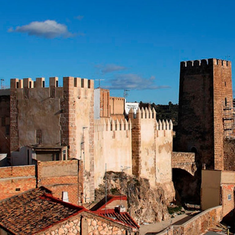 Visite guidée de la forteresse médiévale de Buñol + repas